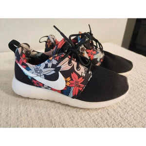 NIKE Women's ROSHE RUN ONE PRINT - ALOHA - Sz 6